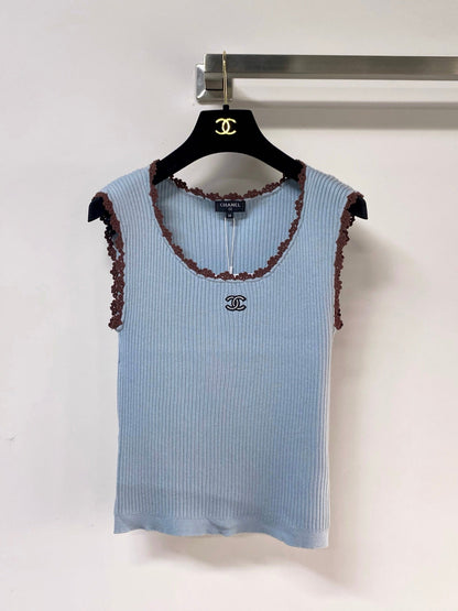 Chanel 2026 Lace-trimmed Knit Vest Wool 366056