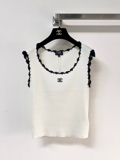 Chanel 2026 Lace-trimmed Knit Vest Wool 366056