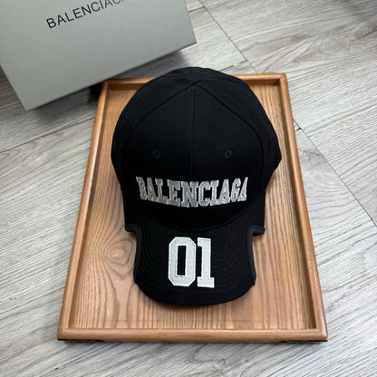 Balenciaga Logo Embroidered Baseball Cap 240587