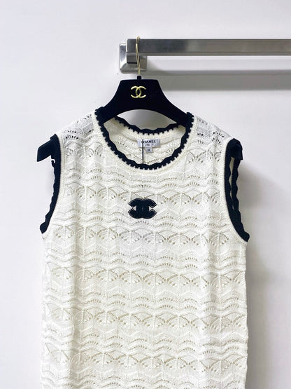 Chanel 2026 Vest With Logo Embellishment Wool Cashmere Tencel 295262