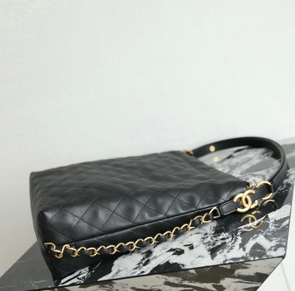 Chanel 𝖧𝗈𝖻𝗈 Backpack 𝖬𝖺𝗑 Large Black Calfskin