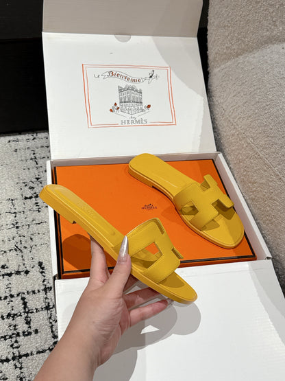 HM 25 Oran Sandal Dark Yellow Epsom