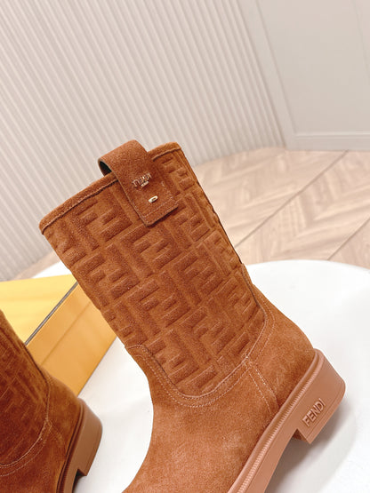 Fendi 25 short boots caramel brown suede 500934