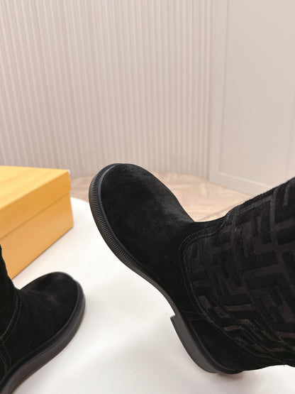 Fendi 25 high boots black suede 500938