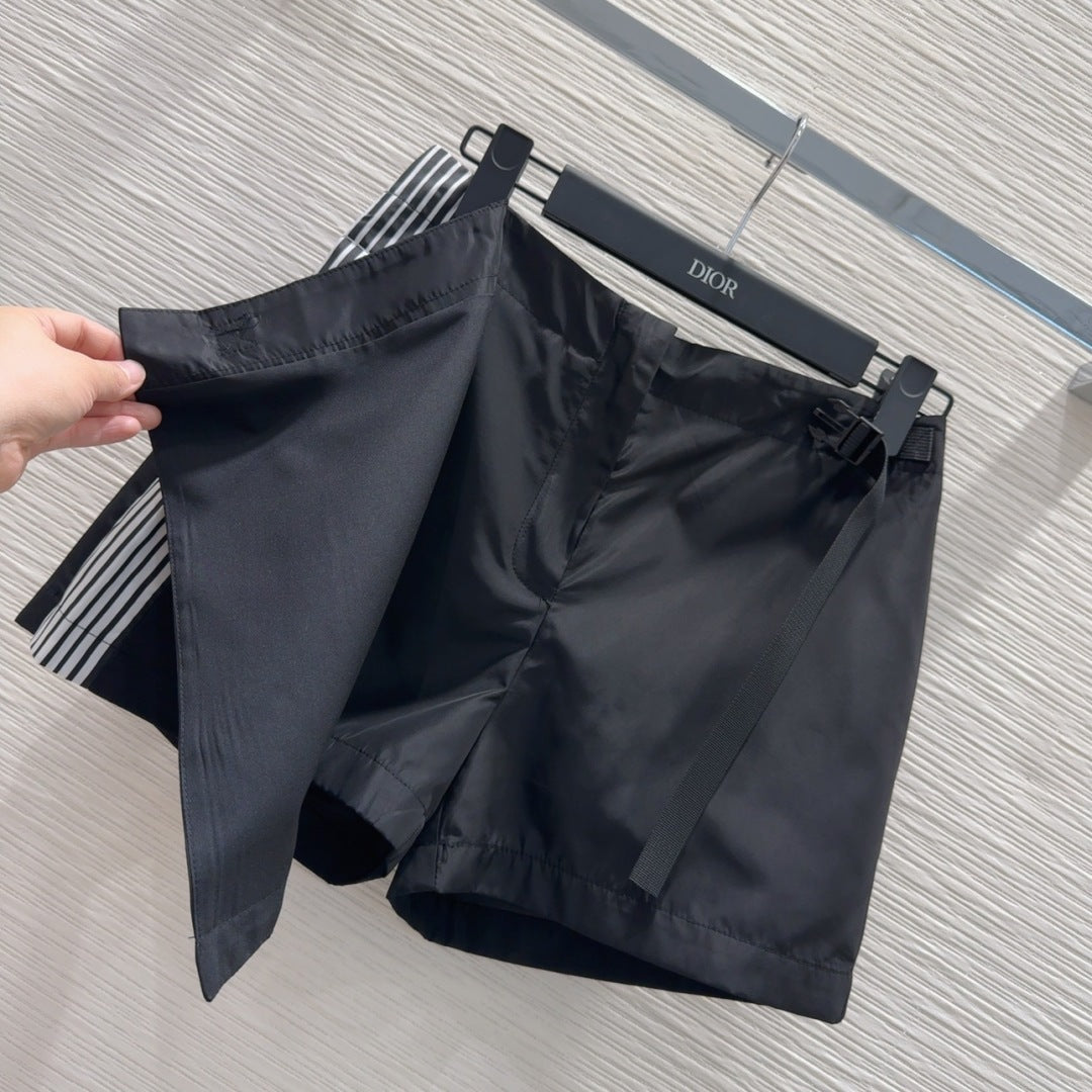 CD 25 Casual Short Black White Polyester