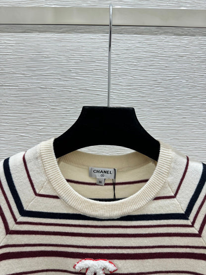 Chanel 2026 Short-sleeve Sweater Cream and Navy Blue Wool Polyester