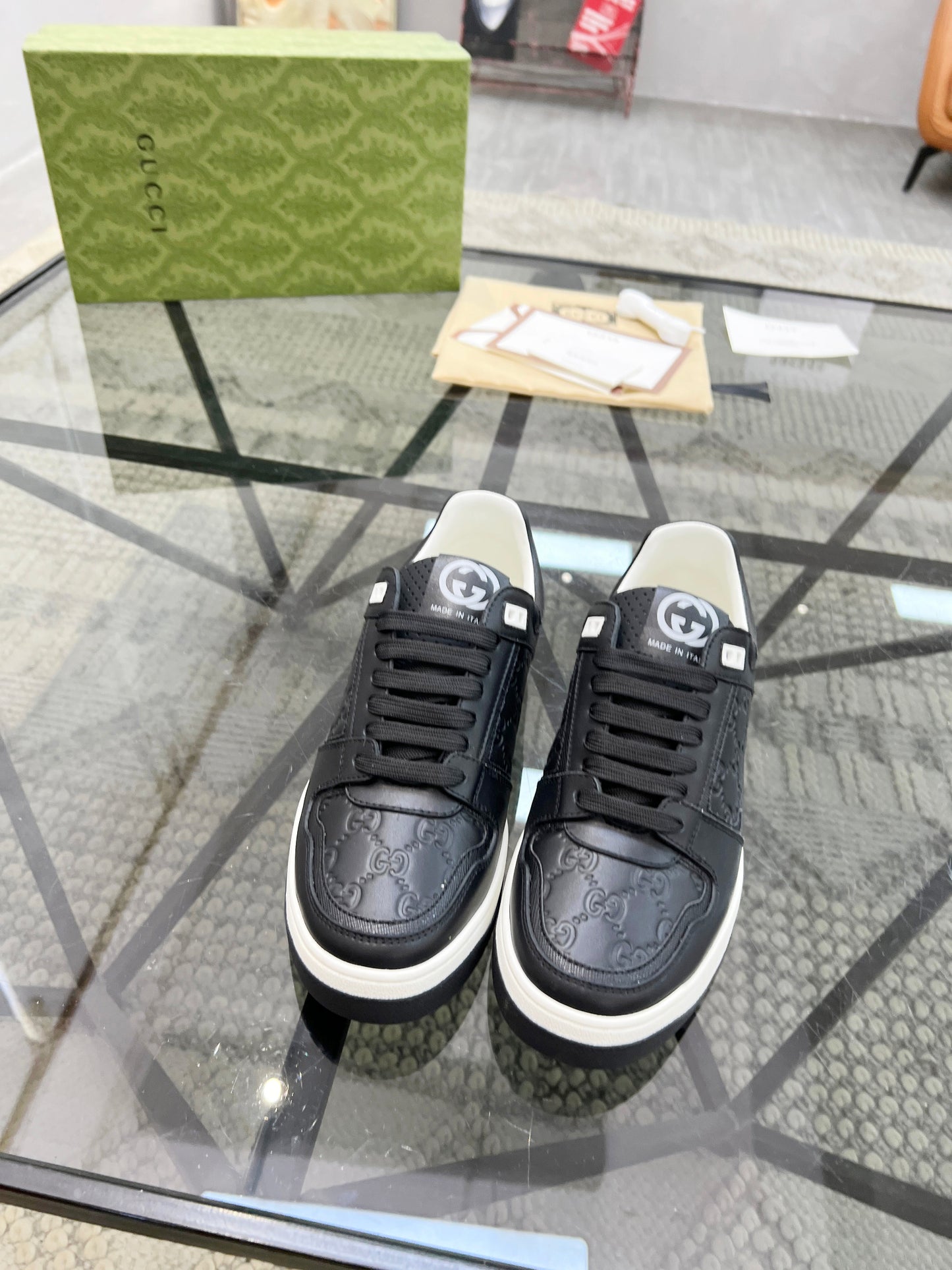 GG Men's Sneaker Black White Embossed Cowhide 525909