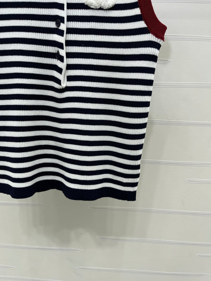 Chanel 2026 Color-blocked Crew Neck Knit Vest Wool 390665