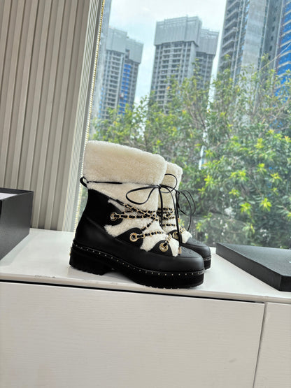 CC 2025 Short Boot White Black Cowhide Wool 548841