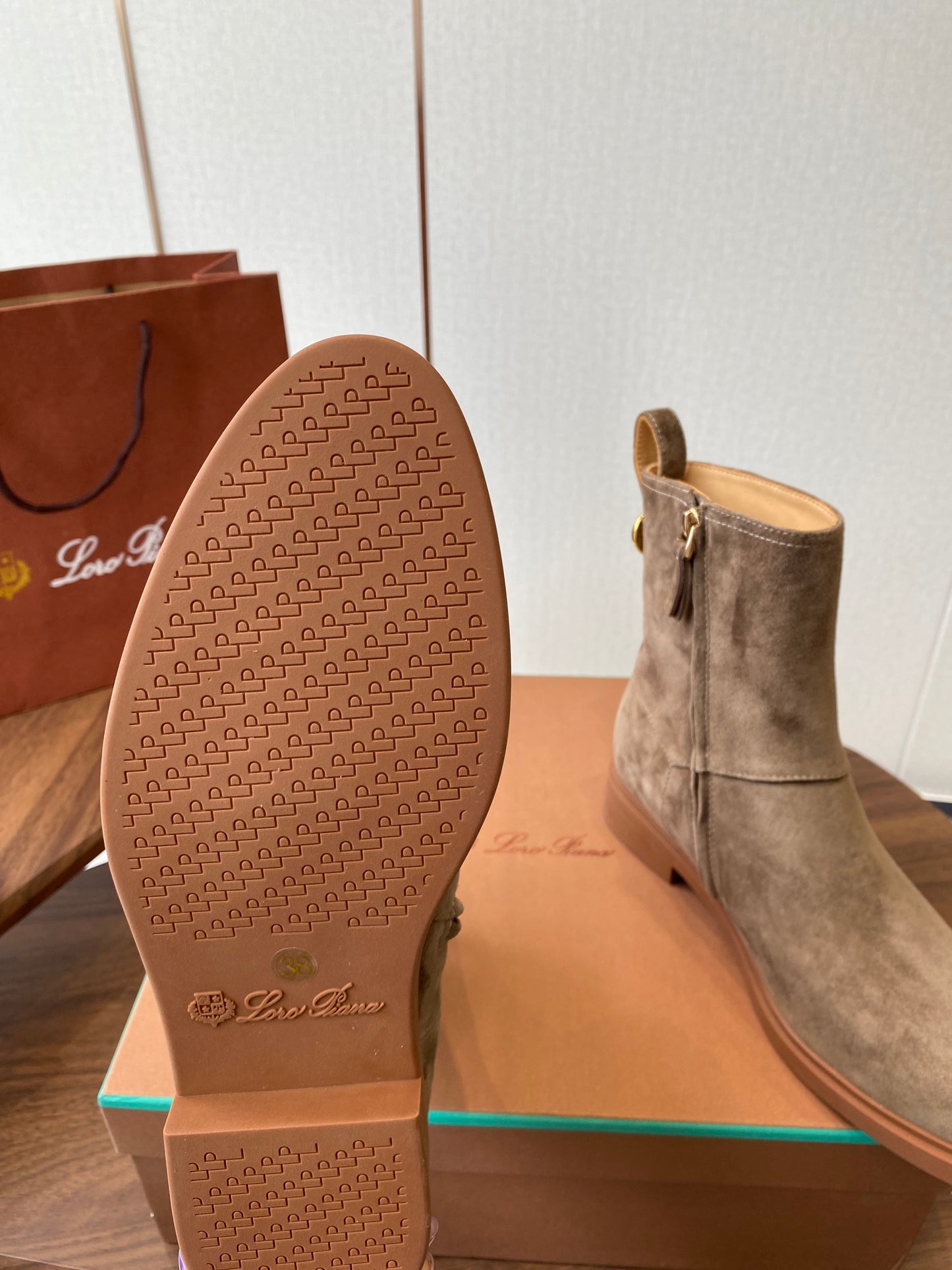 LP latest short boots light brown suede 388105