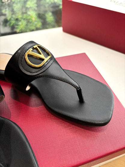 VT 25 Thong Sandals Black Sheepskin Slide