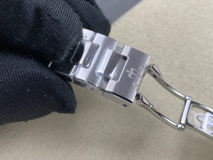 Patek Philippe Nautilus 35mm Blue Dial Sliver Case Diamond Bezel