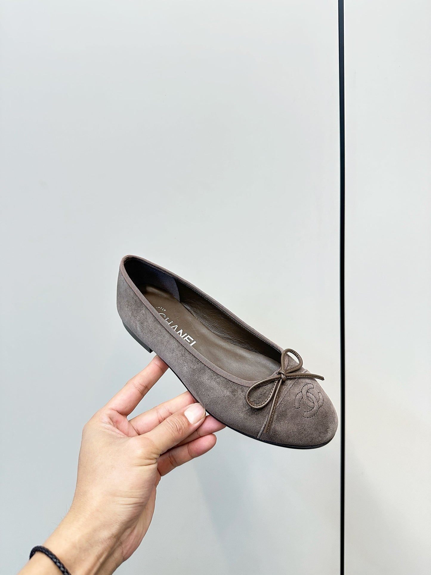 Chanel 25 Ballet Flat Grey-taupe Suede 469253