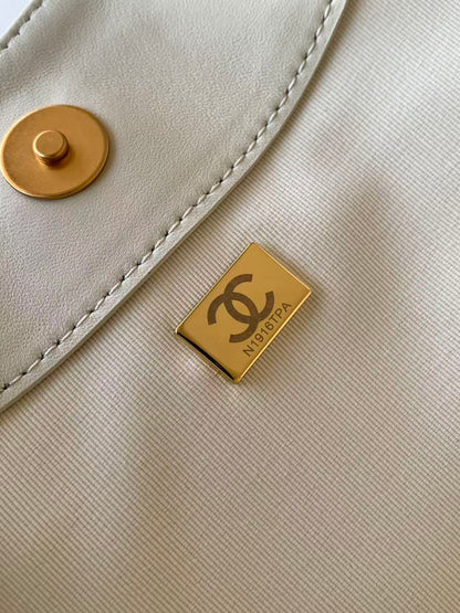 Chanel 2026 Hippie Hobo Bag 35cm White Calfskin 326214