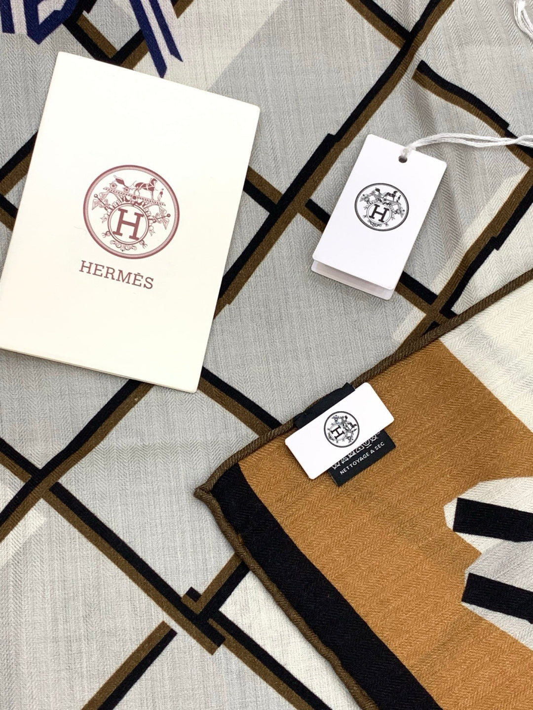 HM 25s Checkered Horse Scarf 140cm Blach White Cashmere Silk 970934