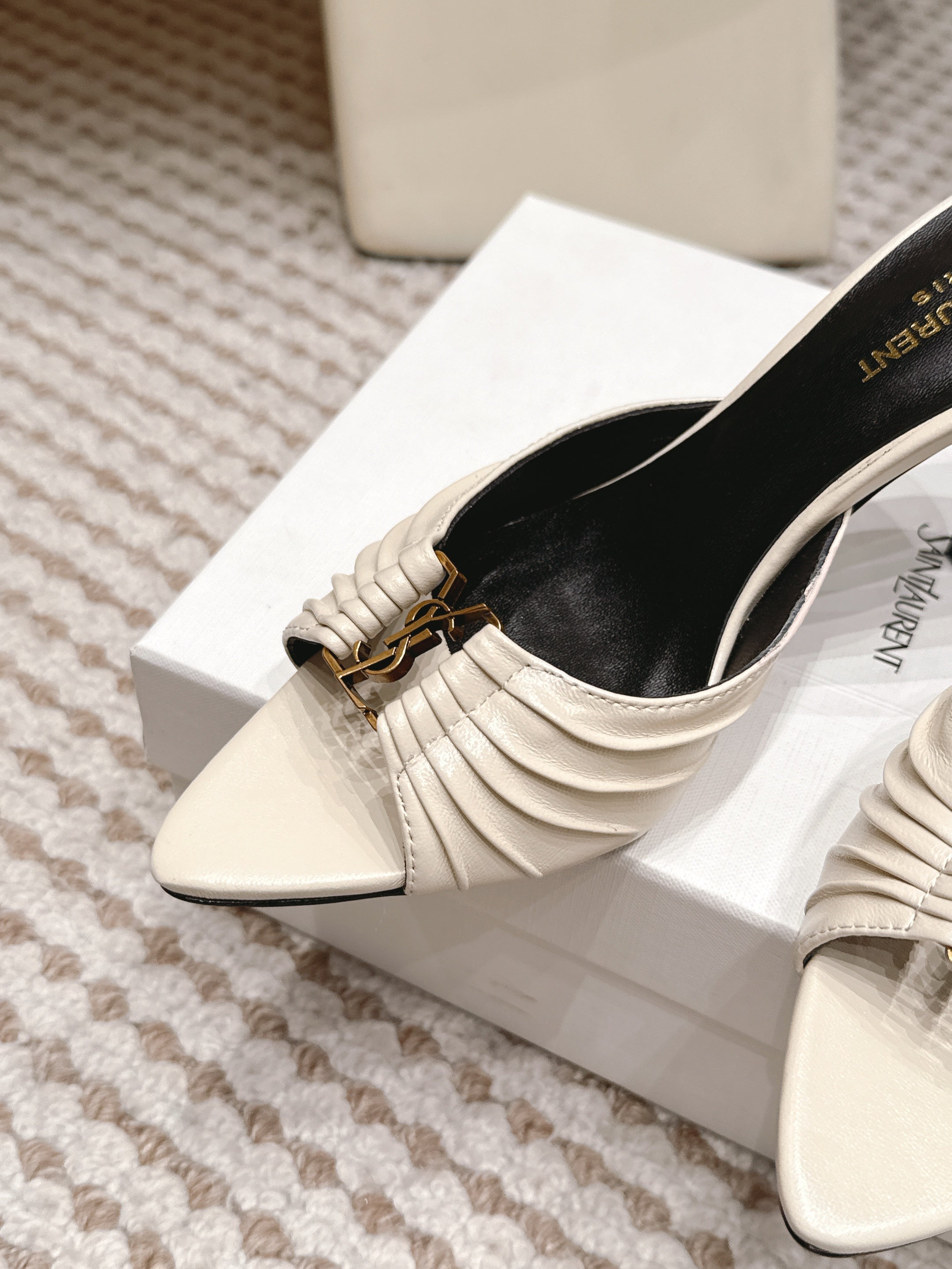 YSL 2026 Babylone Mules 90mm Cream mix Black Soft Cowhide 813423