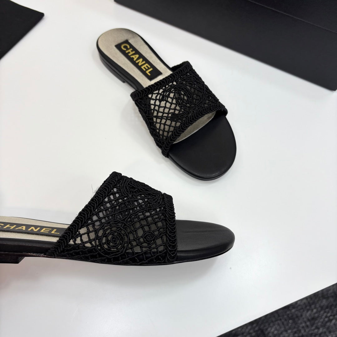 CC 25 Slippers Satin and Sheepskin 270798