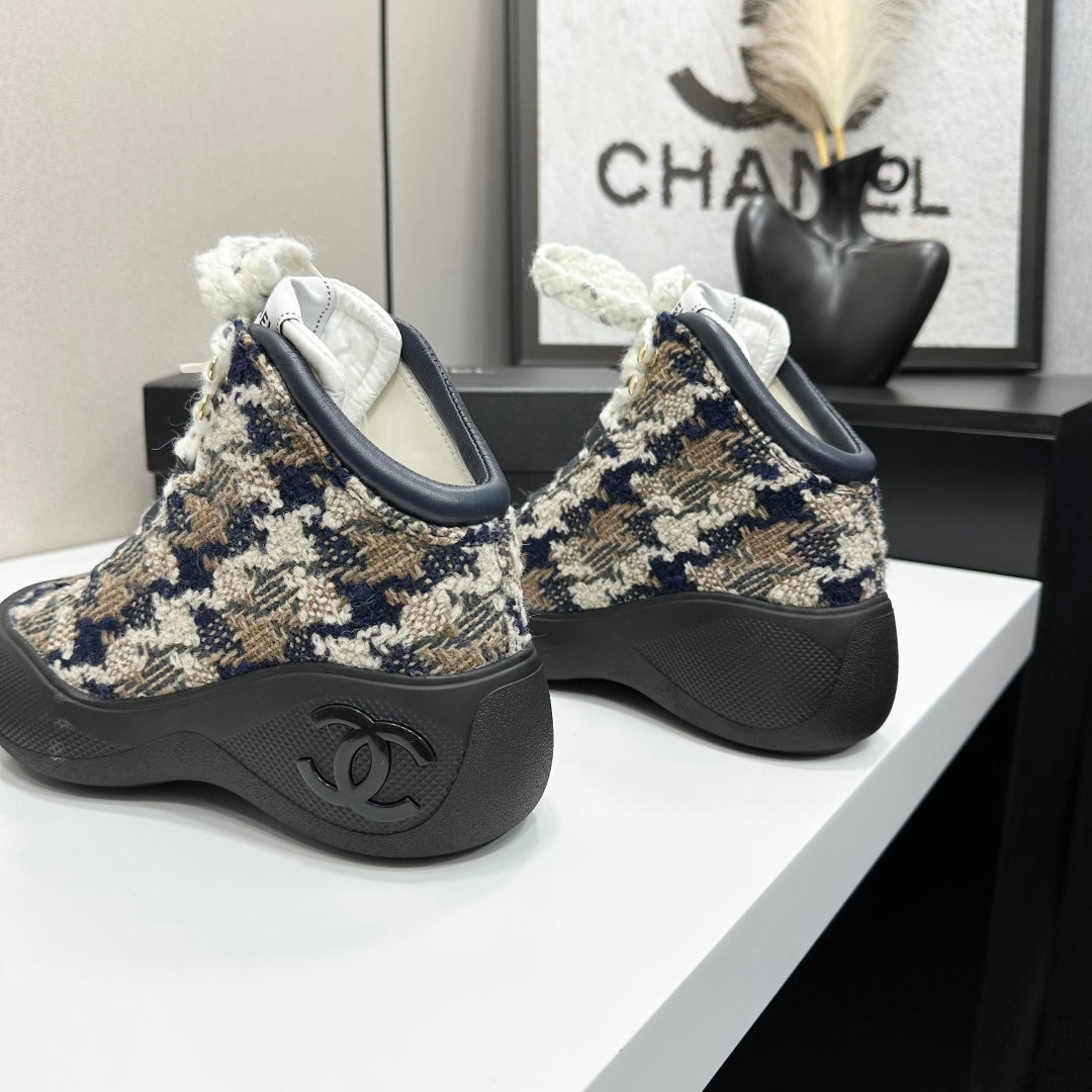CC 26s Casual Sneakers Black Blue Beige Fabric Sheepskin 626366