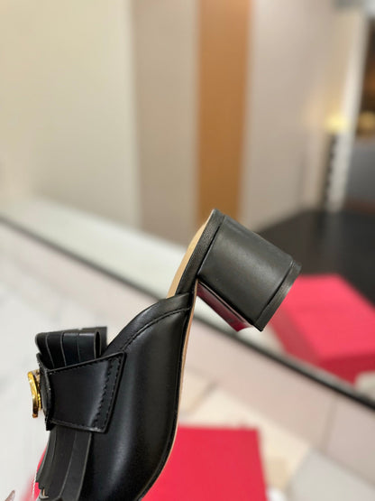 VT 2025 Signature Heeled Mule Black Calf Leather 295079