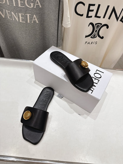 Loewe 25 Pebble Slide Black Calfskin 325329