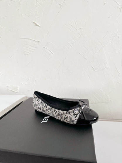 Ballet Flats White Cloth Black Patent Calfskin