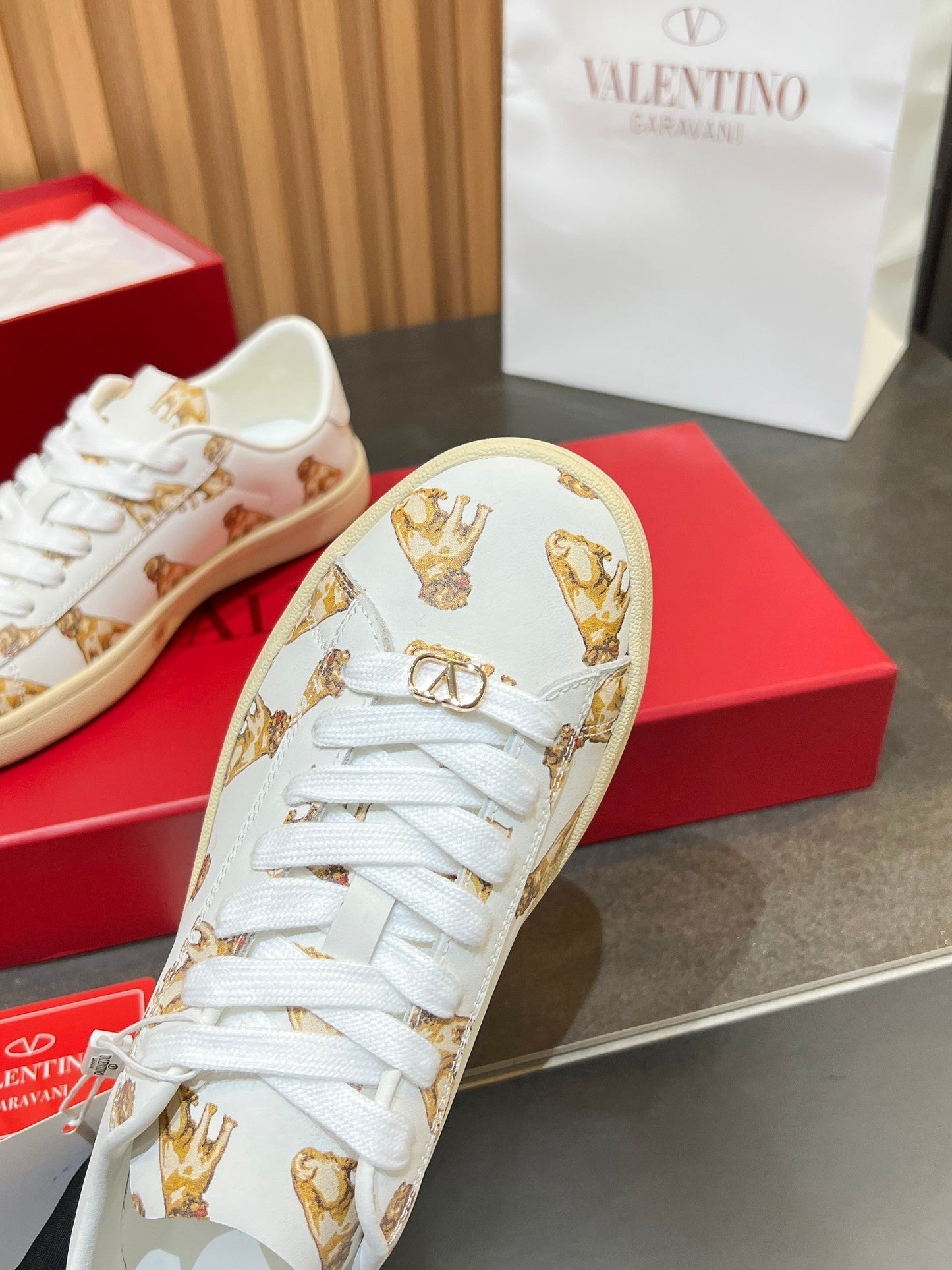 VT 25S  Casual Sneakers  White Yellow Cowhide 563089