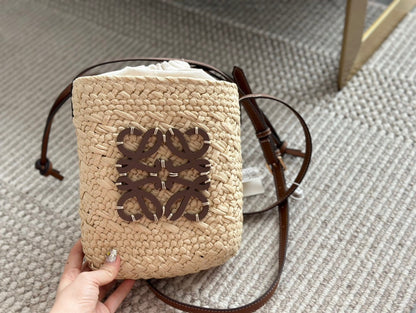 LOE  ANAGRAM 18 SQUARE POCKET IN IRACA PALM