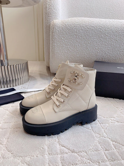 CC Ankle Boots In White Beige Wrinkled Calfskin 145489