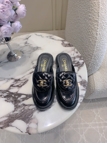 CC Mule In Black Glossy Cowhide 145660