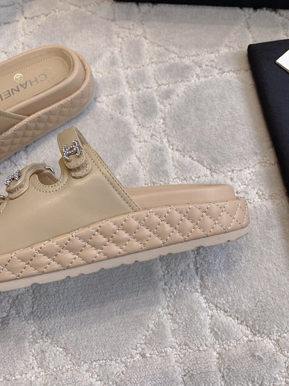 CC Slippers Beige Lambskin 145355