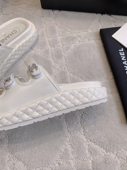 CC Slippers White Lambskin 145356