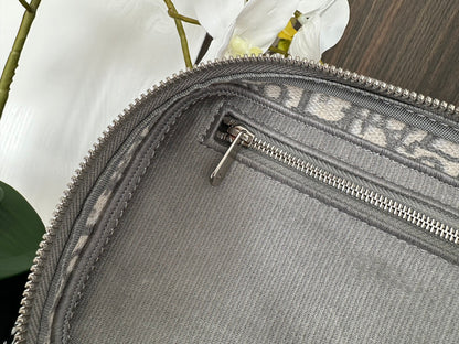 diortravel vanity 25 grey oblique embroidery