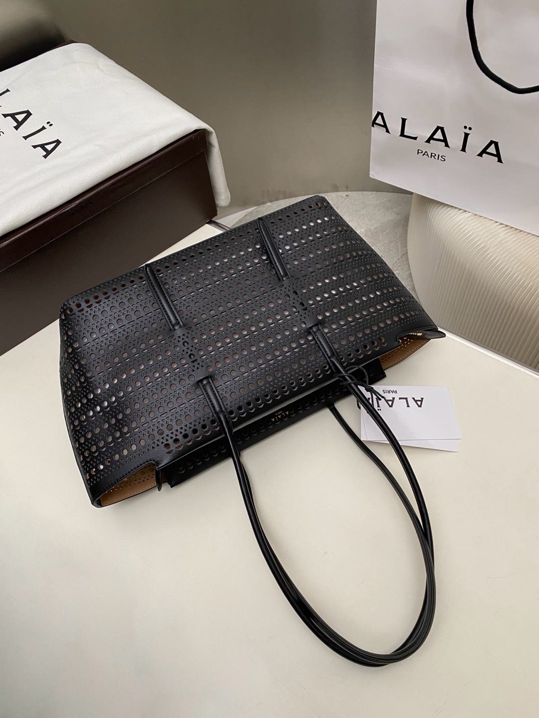 Alaia NEO MINA 32 BAG BLACK CALFSKIN 243010