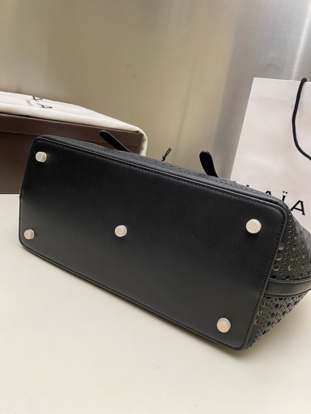 Alaia NEO MINA 32 BAG BLACK CALFSKIN 243010