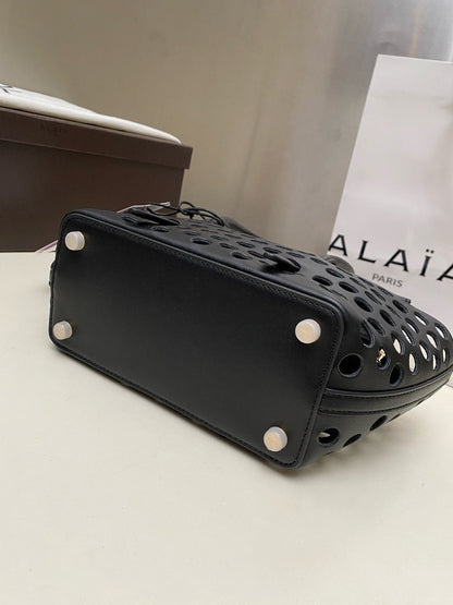 Alaia NEO MINA 20 BAG BLACK CALFSKIN 243014