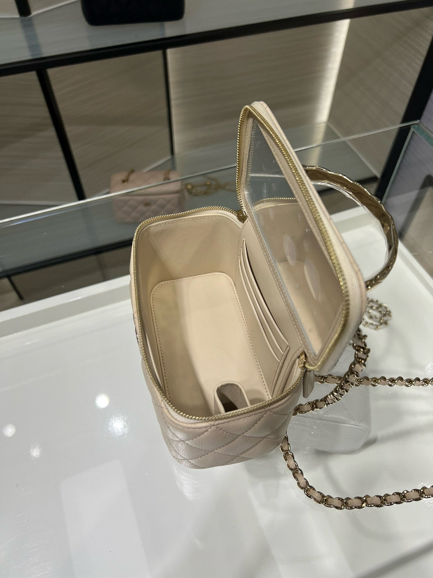 CC 25S Small Vanity 17cm Beige Grained Calfskin Light Gold Hardware