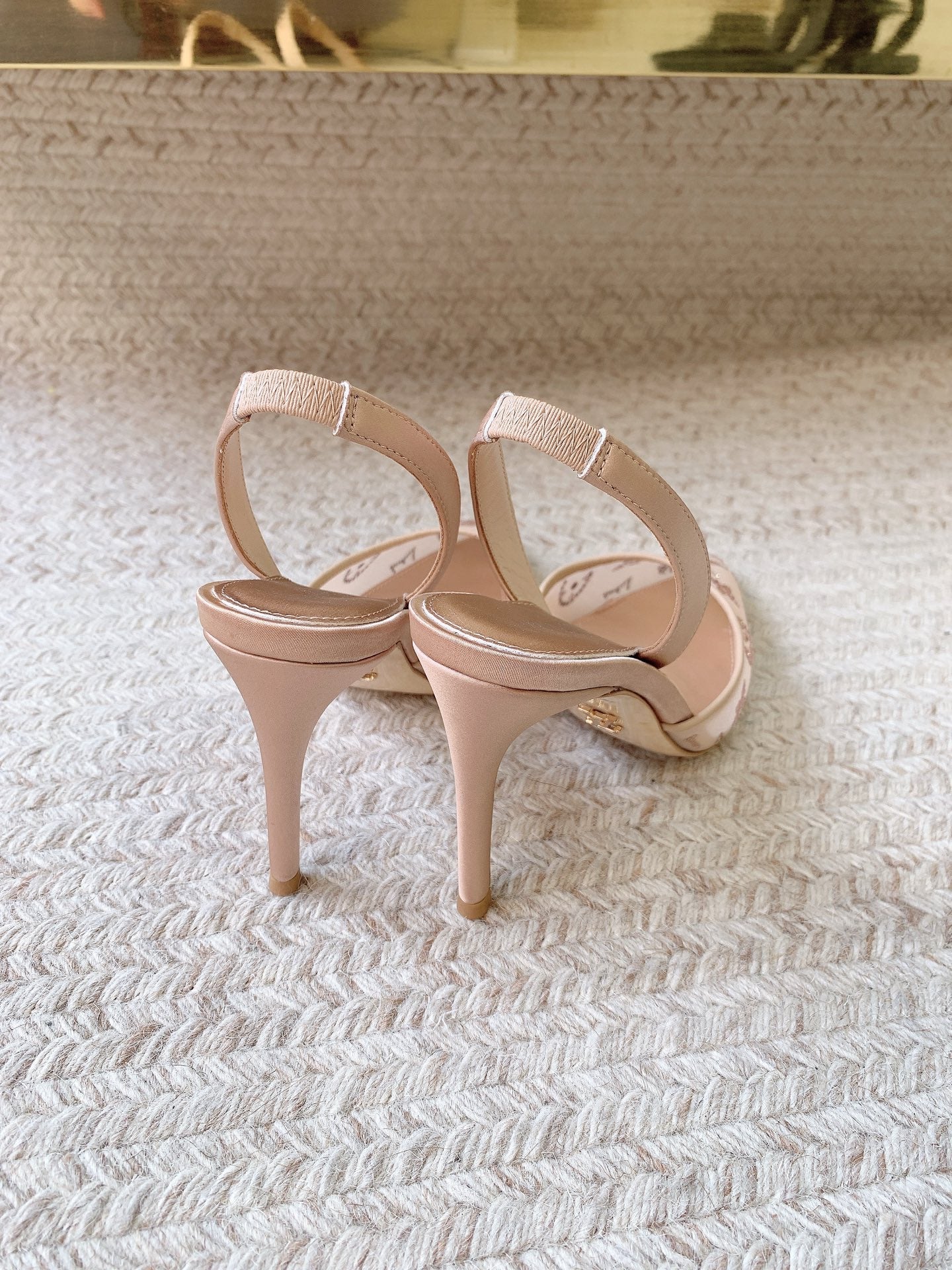 LV 26ss Slingback Beige Mesh Leather 669993