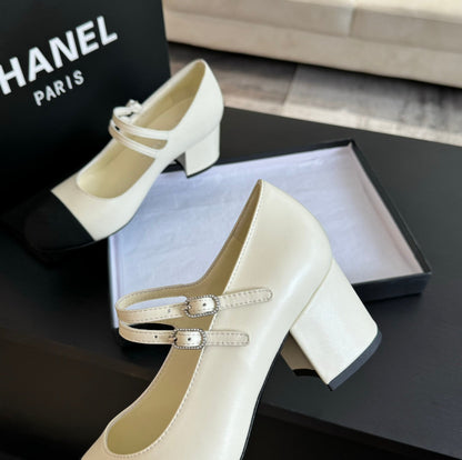 CC 25C Mary Jane White Sheepskin 212989