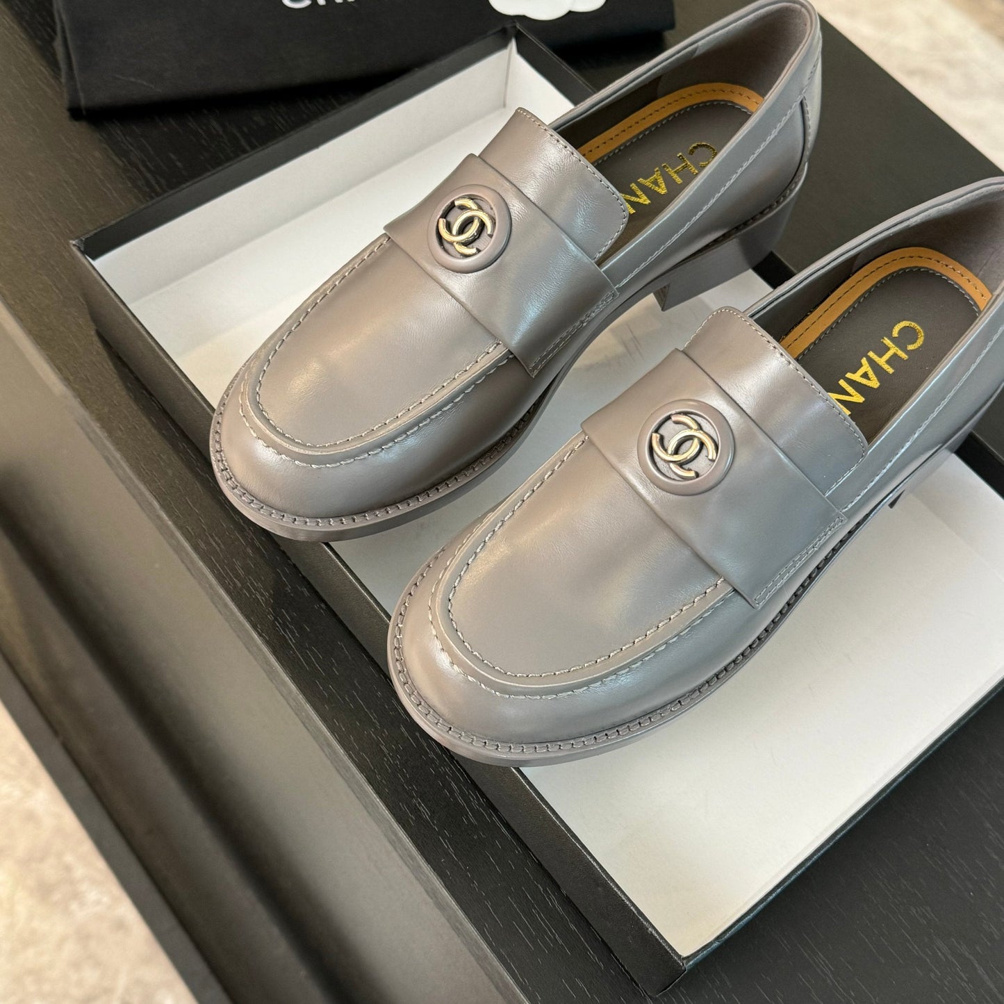 CC Moccasins Glossy Silver Gray Cowhide