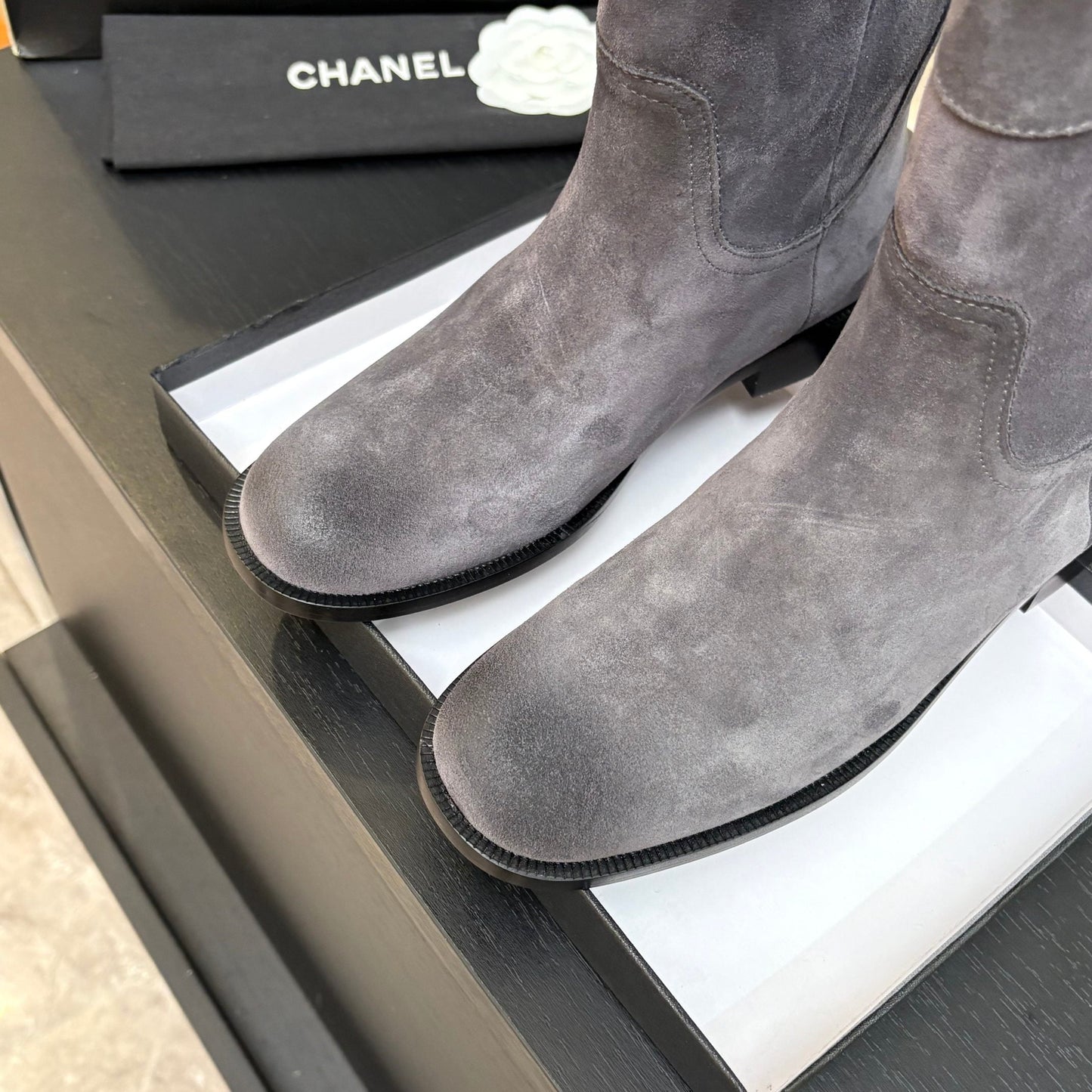 CC 2025 Short Boot Gray Suede 550661