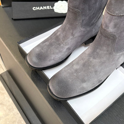CC 2025 Short Boot Gray Suede 550661