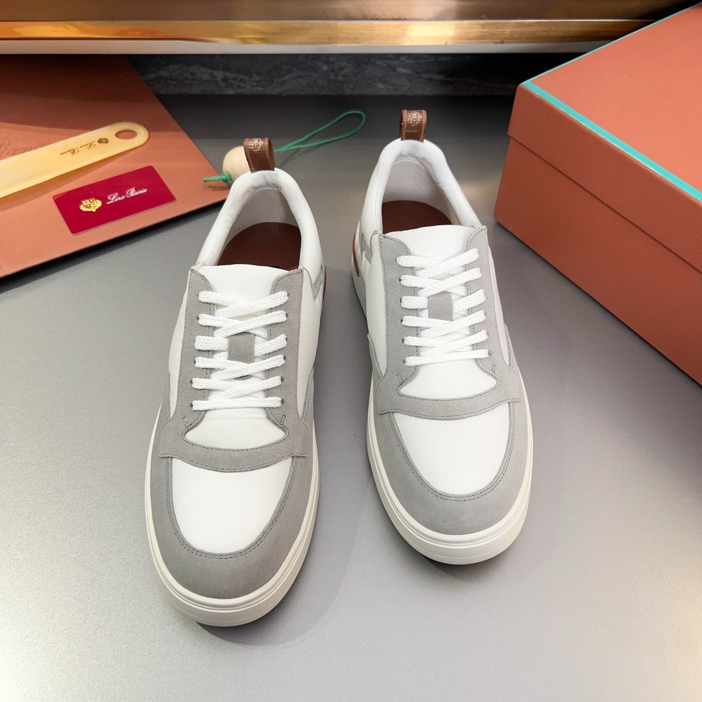 LP NEWPORT WALK SNEAKERS WHITE AND GRAY SUEDE