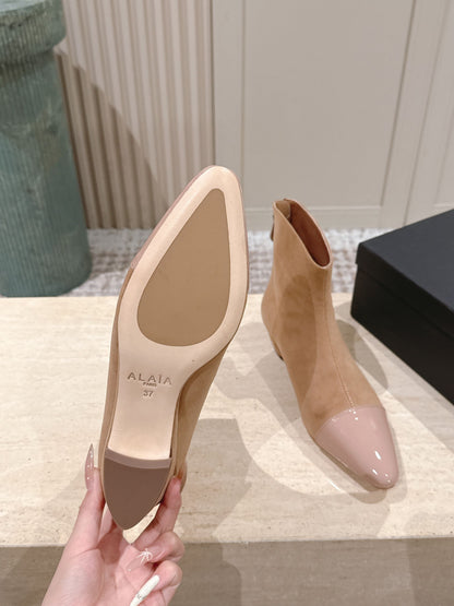 Alaia 2025 Ankle Boot With Patent Leather Cap Toe Tan Nude Suede 556087