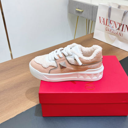 VT 2025 Garavani Sneakers Light Pink Suede Wool Leather 546983