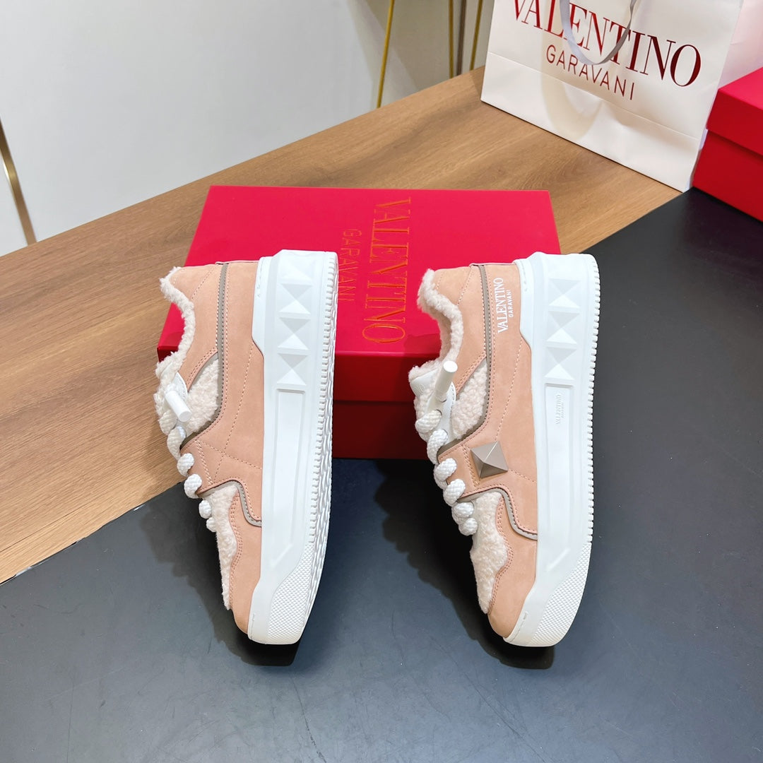 VT 2025 Garavani Sneakers Light Pink Suede Wool Leather 546983