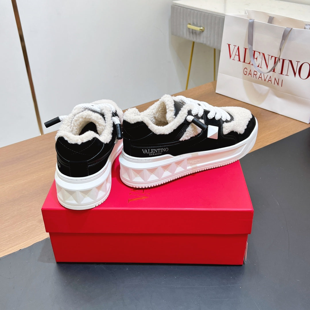 VT 2025 Garavani Sneakers Black Suede Wool Leather 546984
