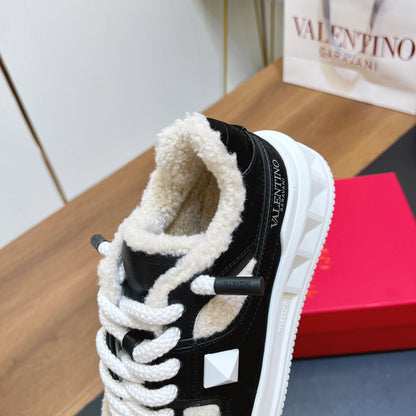 VT 2025 Garavani Sneakers Black Suede Wool Leather 546984