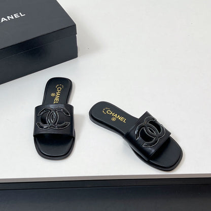 CC Slippers In Black Calfskin 149750