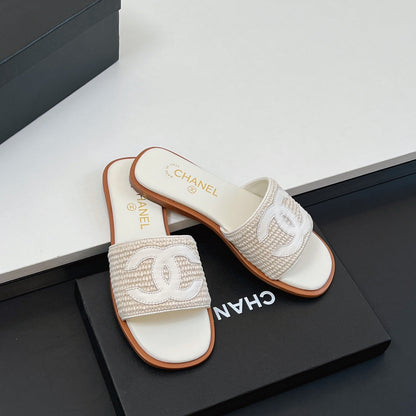 CC Slippers In White Palm Fiber 149736