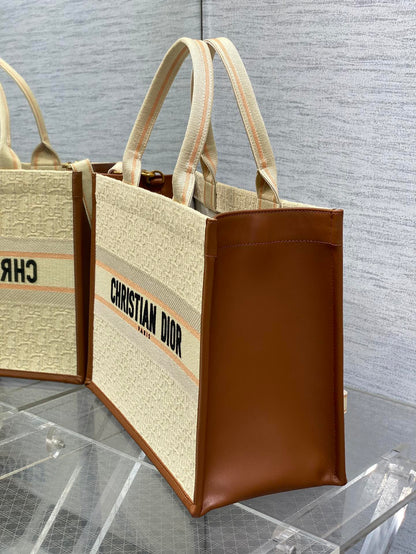 Medium Book Tote 37 Beige Oblique Embroidered Raffia Camel Calfskin